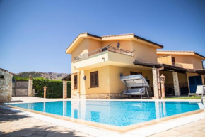 LUXURY VILLA WITH PRIVATE POOL AND PRIVATE GARDENS - Dimora Fanale